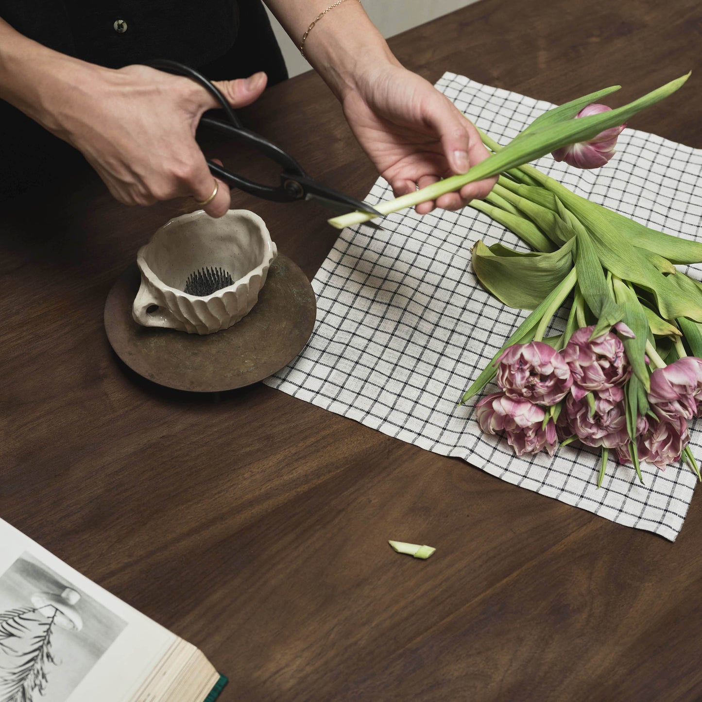 FLORAL CLIPPERS & FROG